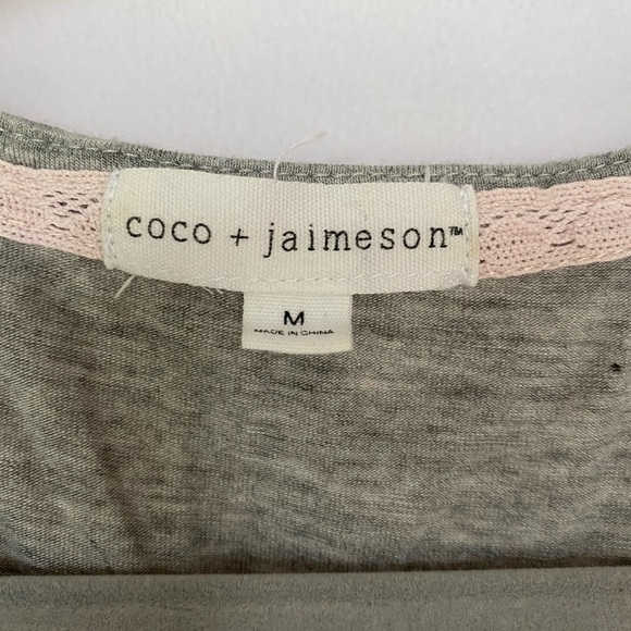 Gray embroidered floral butterfly sleeve top - Picture 5 of 6